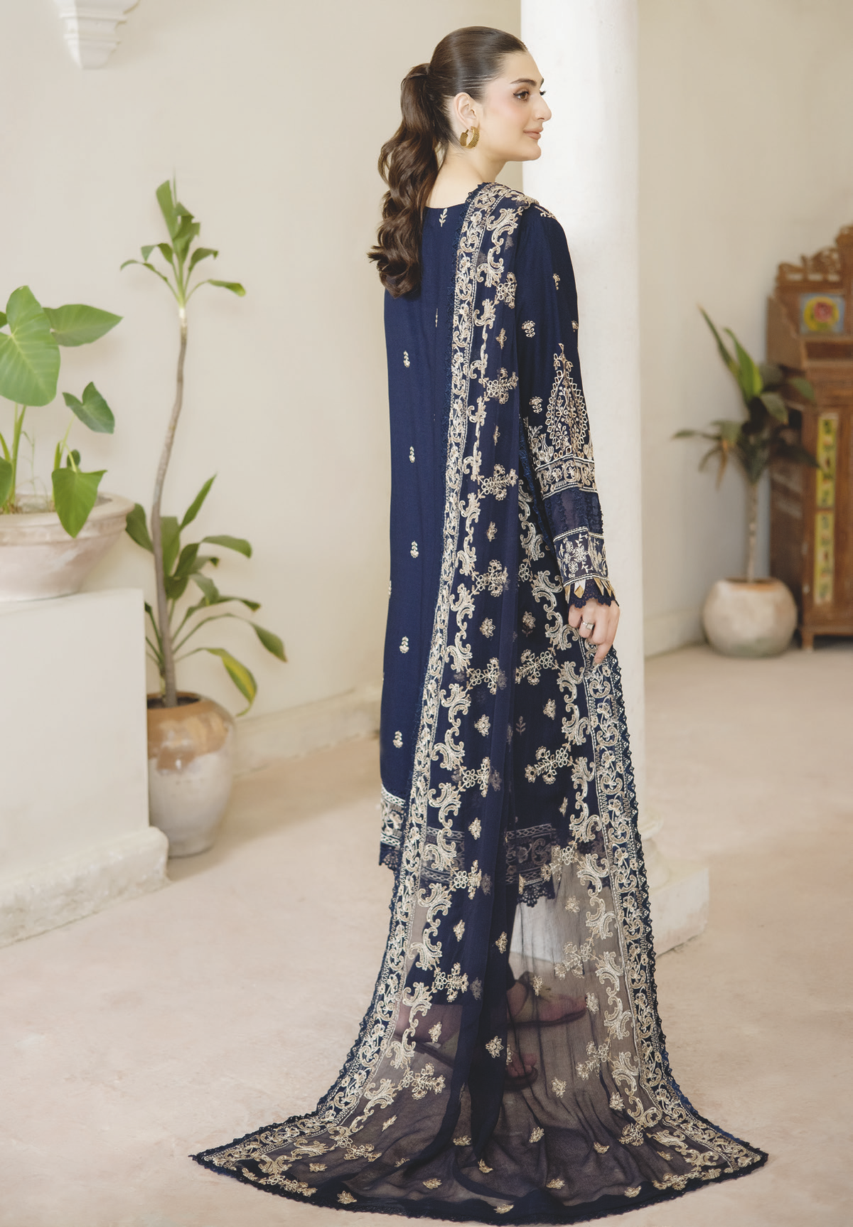 Premium Winter Karandi Suit | Embroidered Resham Karandi with Embroidered Bamber Chiffon Dupatta