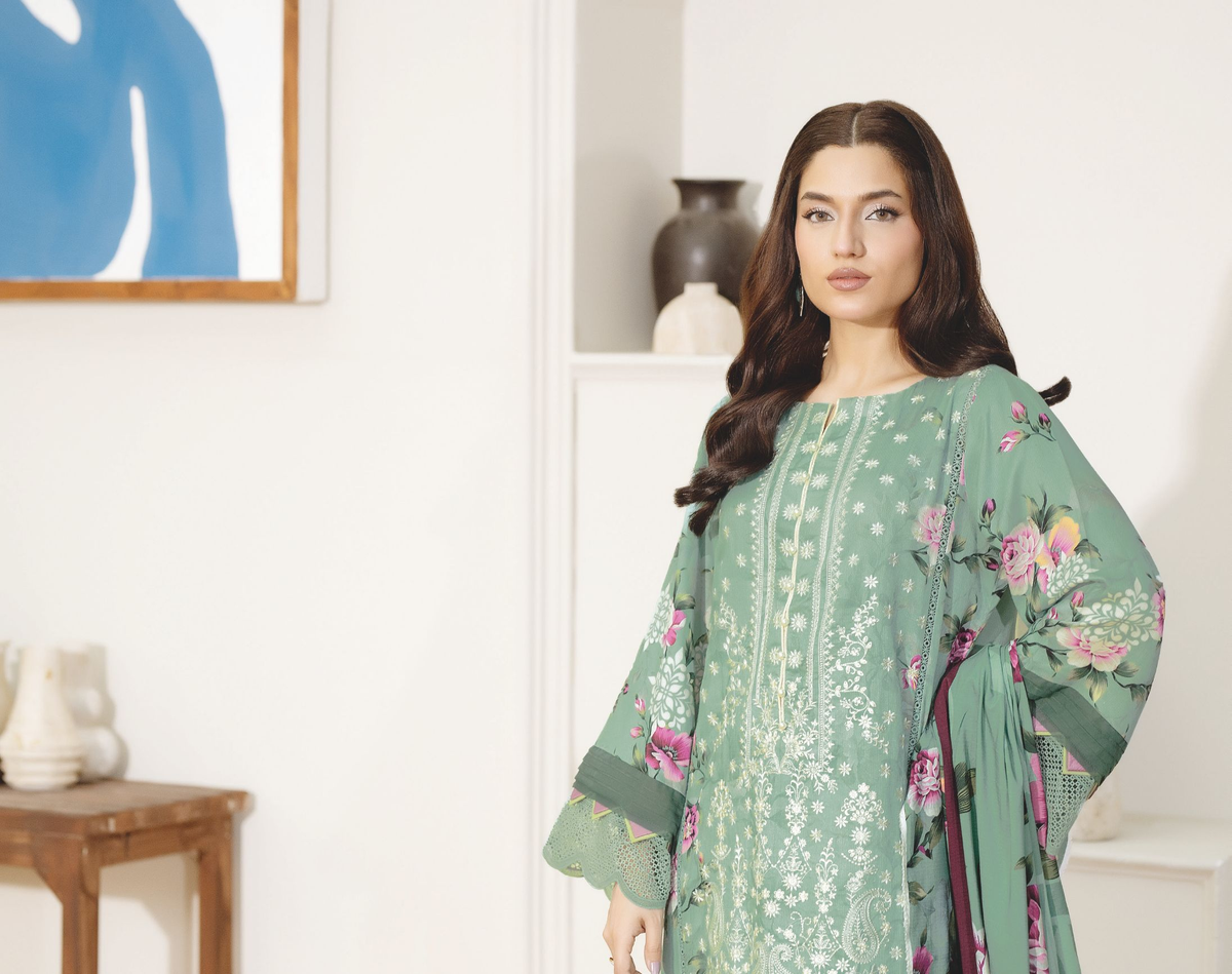Luxury Staple Slub Embroidered Suit with Printed Shawal – Festive Winter Wear