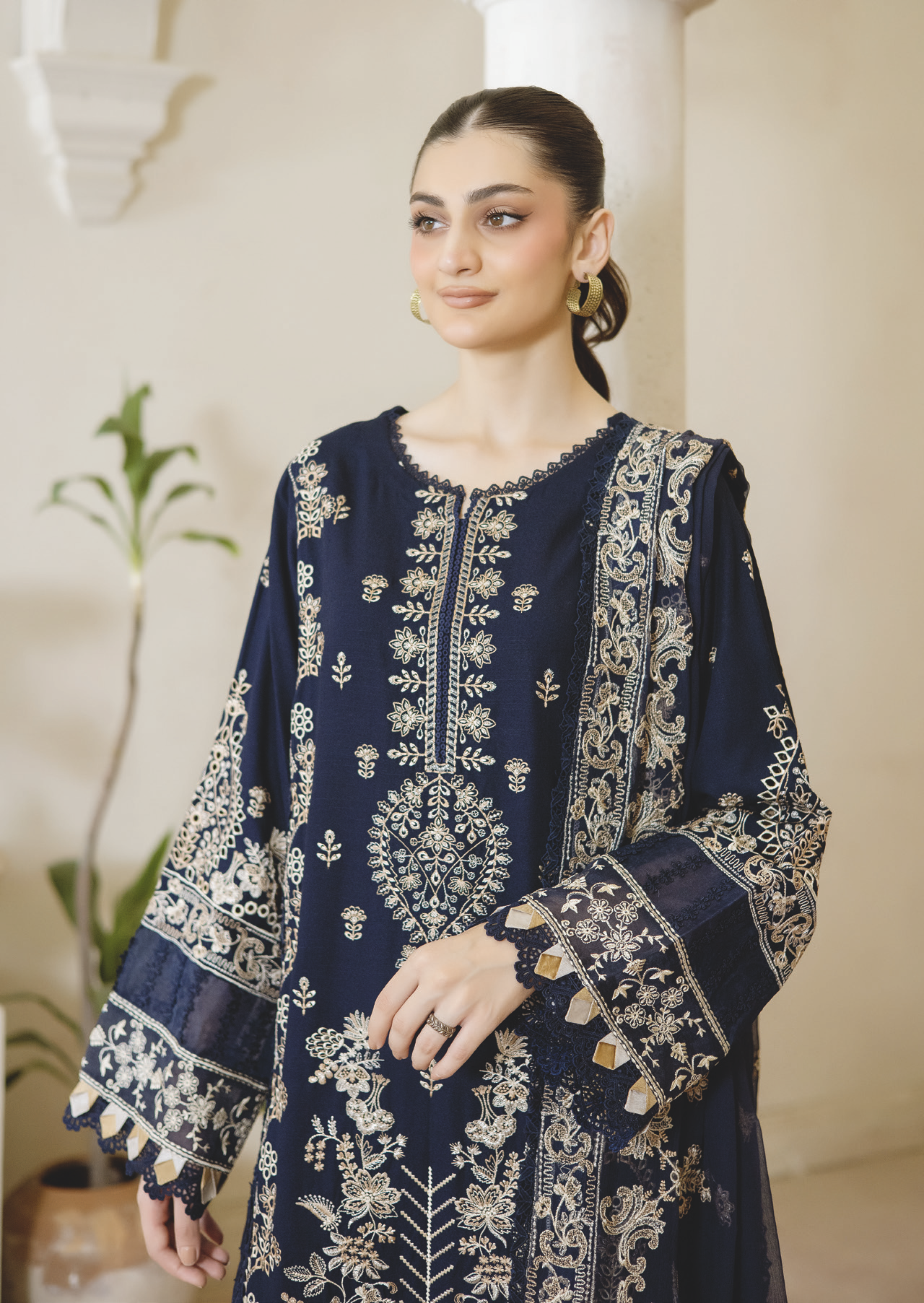 Premium Winter Karandi Suit | Embroidered Resham Karandi with Embroidered Bamber Chiffon Dupatta
