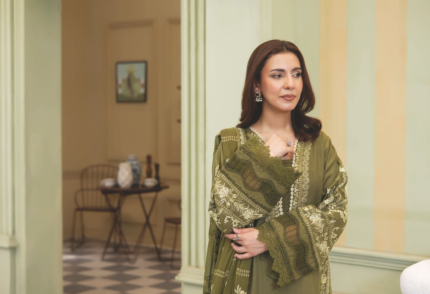 Luxury Resham Karandi Suit with Embroidered Bamber Chiffon Dupatta