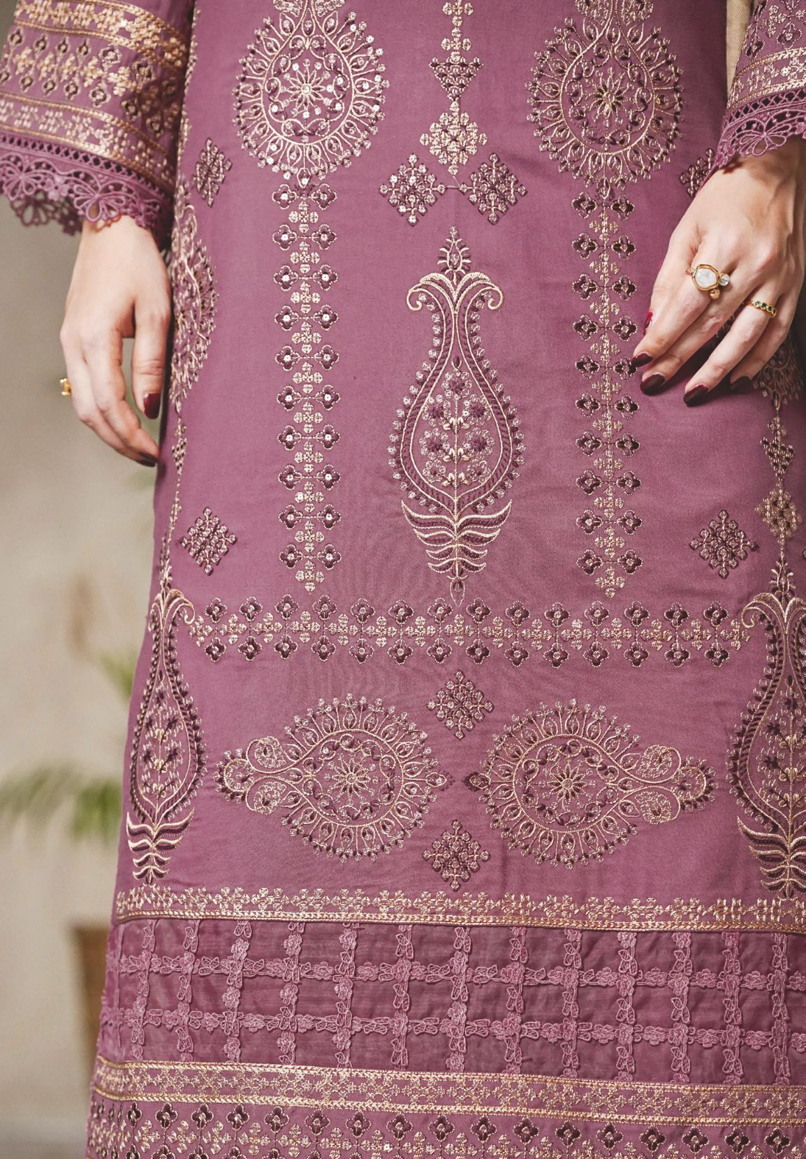 Luxury Embroidered Winter Suit with Jacquard Wool Shawl