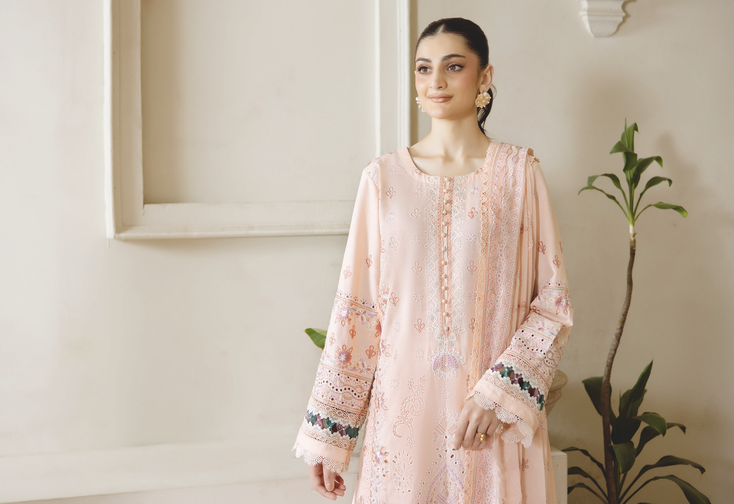 Luxury Resham Embroidered Karandi Dress | Embroidered Bamber Chiffon Dupatta | Winter Wear