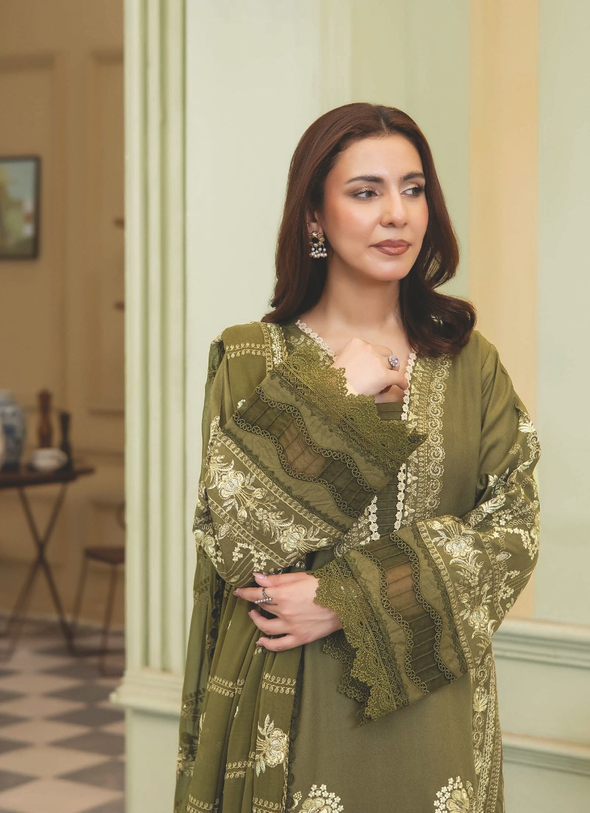 Luxury Resham Karandi Suit with Embroidered Bamber Chiffon Dupatta