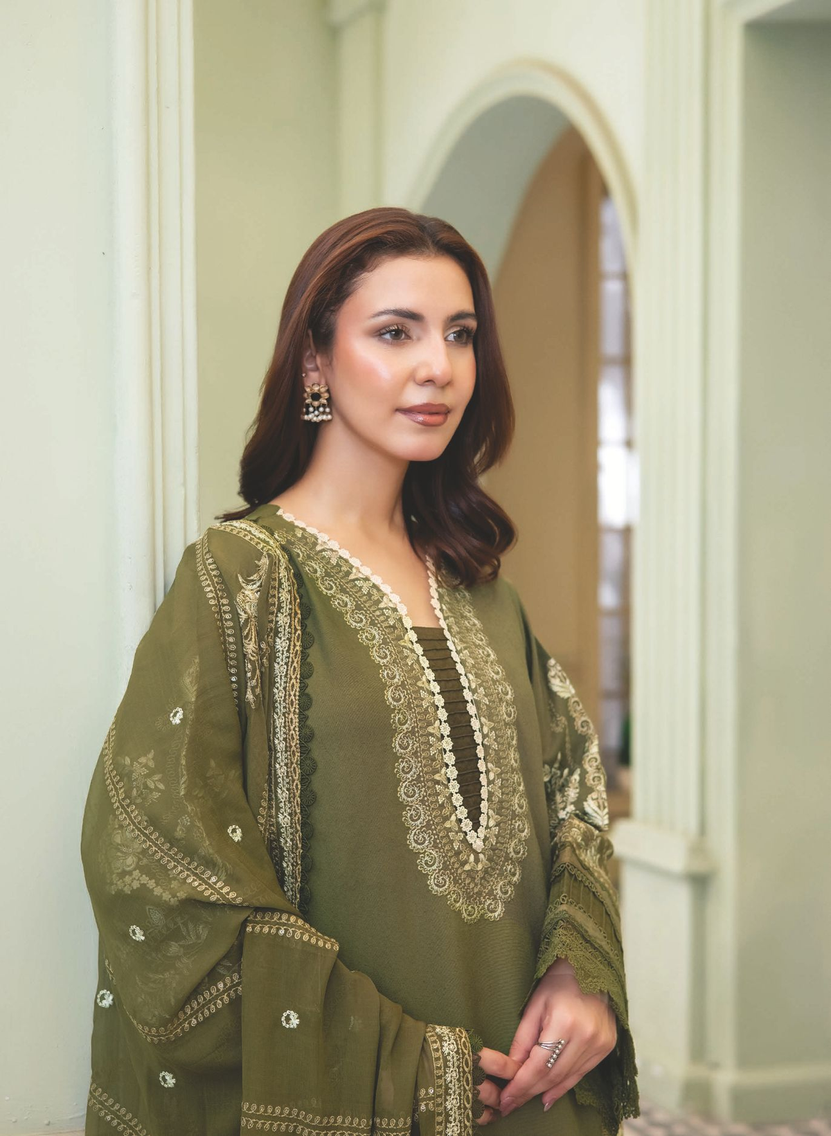Luxury Resham Karandi Suit with Embroidered Bamber Chiffon Dupatta