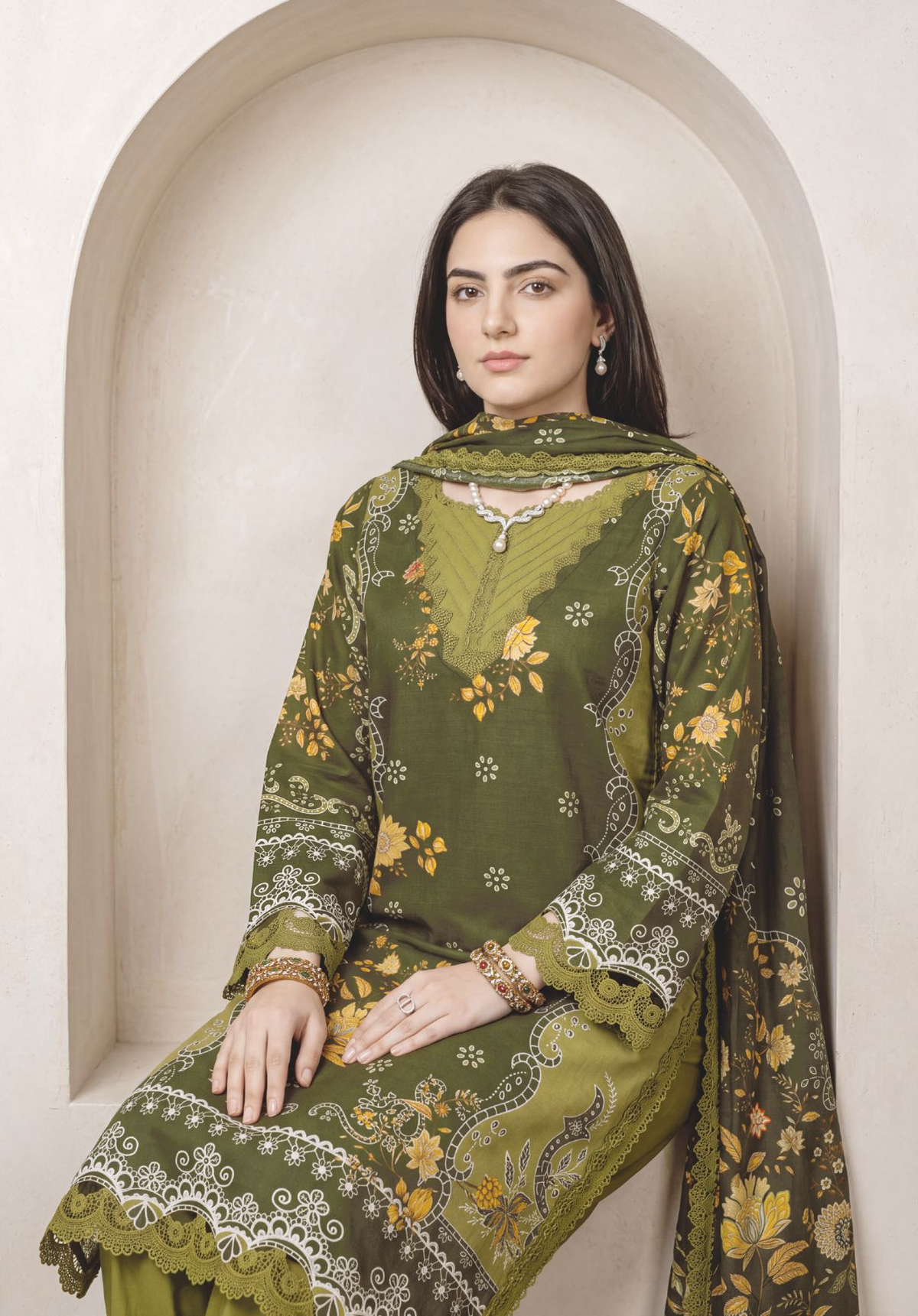 Elegant Women's Printed Winter Suit with Luxury Printed Shawl
