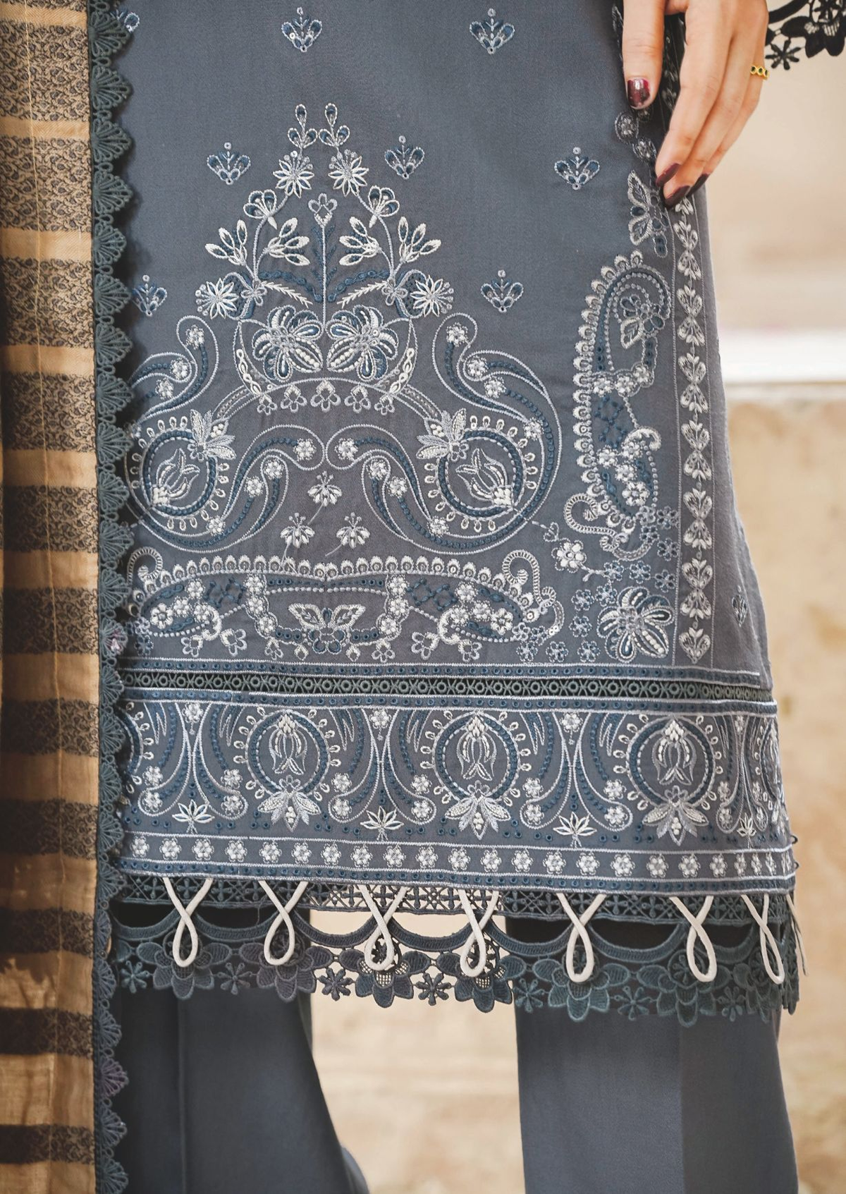 Premium Embroidered Winter 3-Piece Suit with Luxury Jacquard Shawl