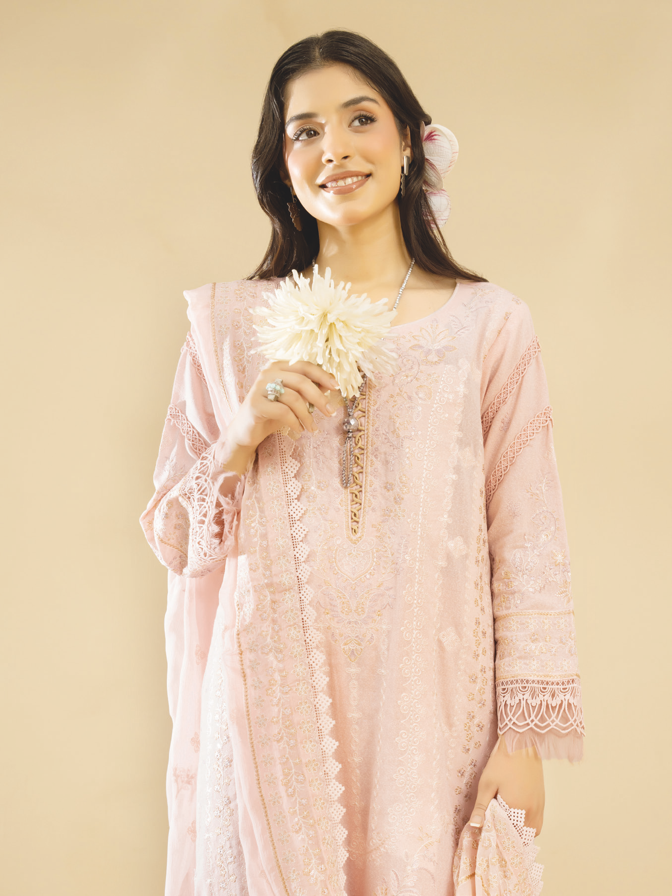 Luxury Resham Embroidered Karandi Dress | Embroidered Bamber Chiffon Dupatta | Winter Wear