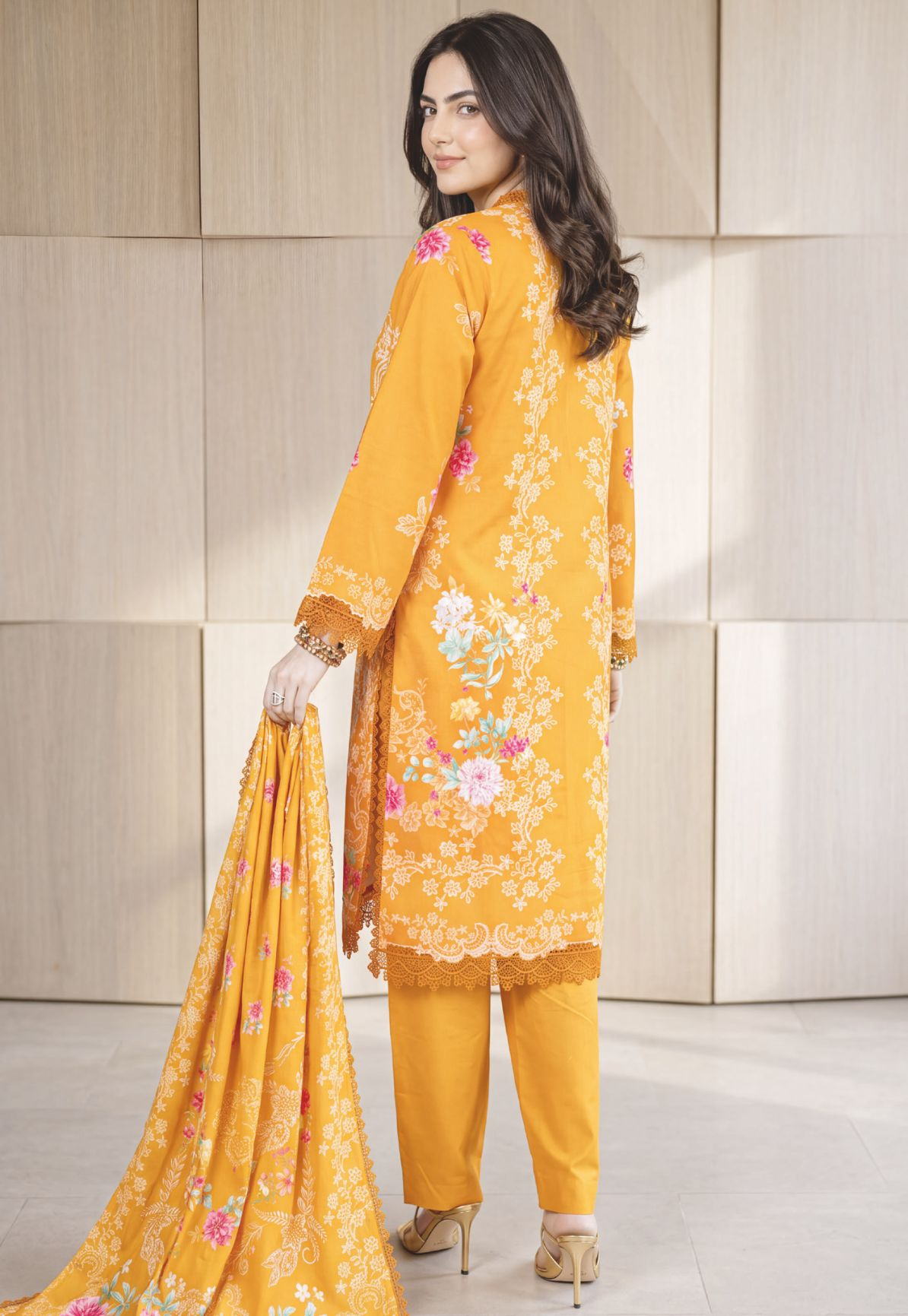 Women's Premium Winter Outfit with Coordinated Printed Shawl