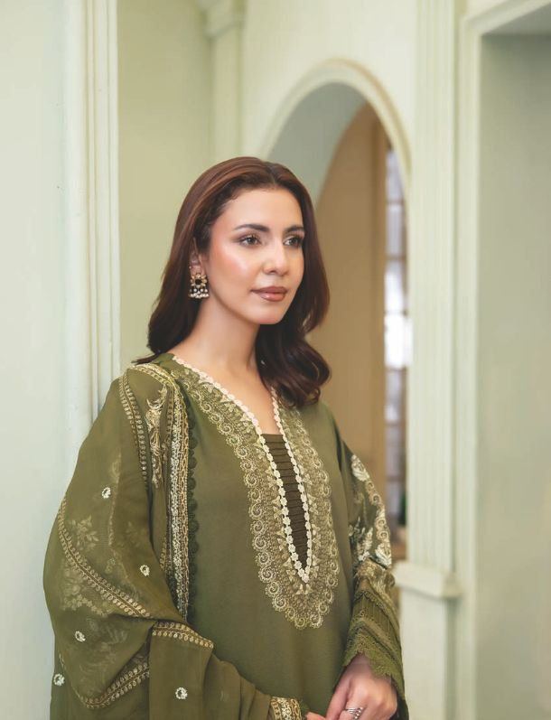 Luxury Resham Karandi Suit with Embroidered Bamber Chiffon Dupatta