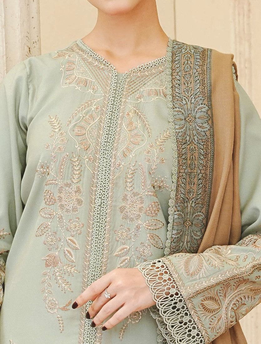 Elegant Winter Embroidered Suit with Luxury Jacquard Shawl