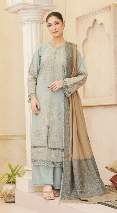 Elegant Winter Embroidered Suit with Luxury Jacquard Shawl