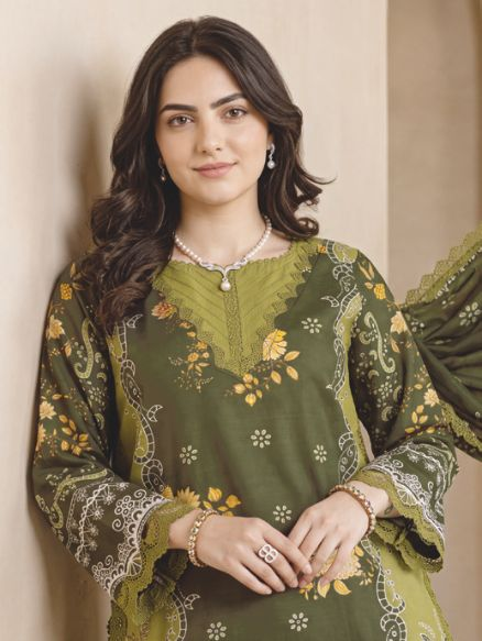 Elegant Women's Printed Winter Suit with Luxury Printed Shawl