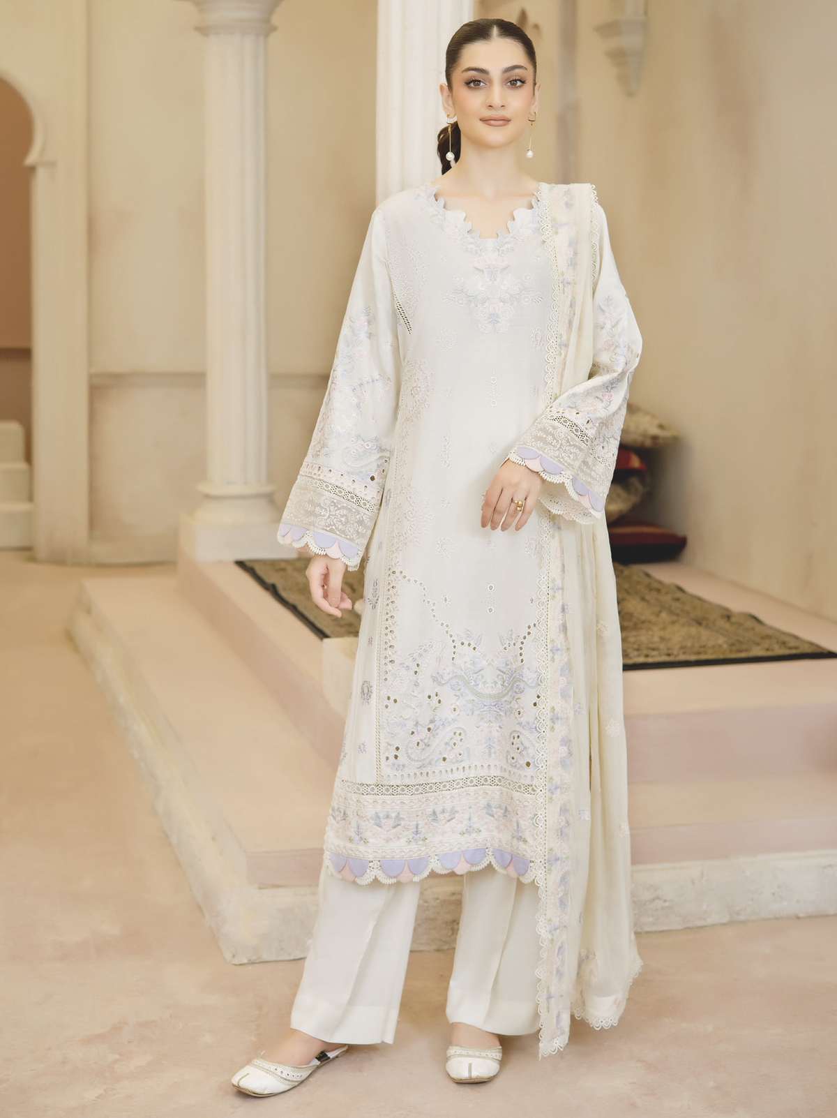 Elegant Embroidered Resham Karandi 3PC | Premium Bamber Chiffon Dupatta | Winter Collection