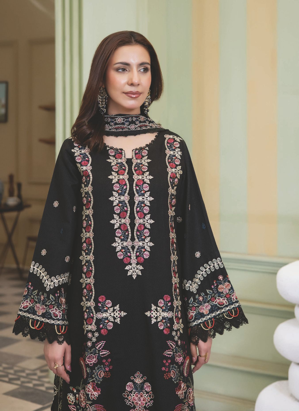Elegant Resham Karandi Winter Suit with Embroidered Dupatta