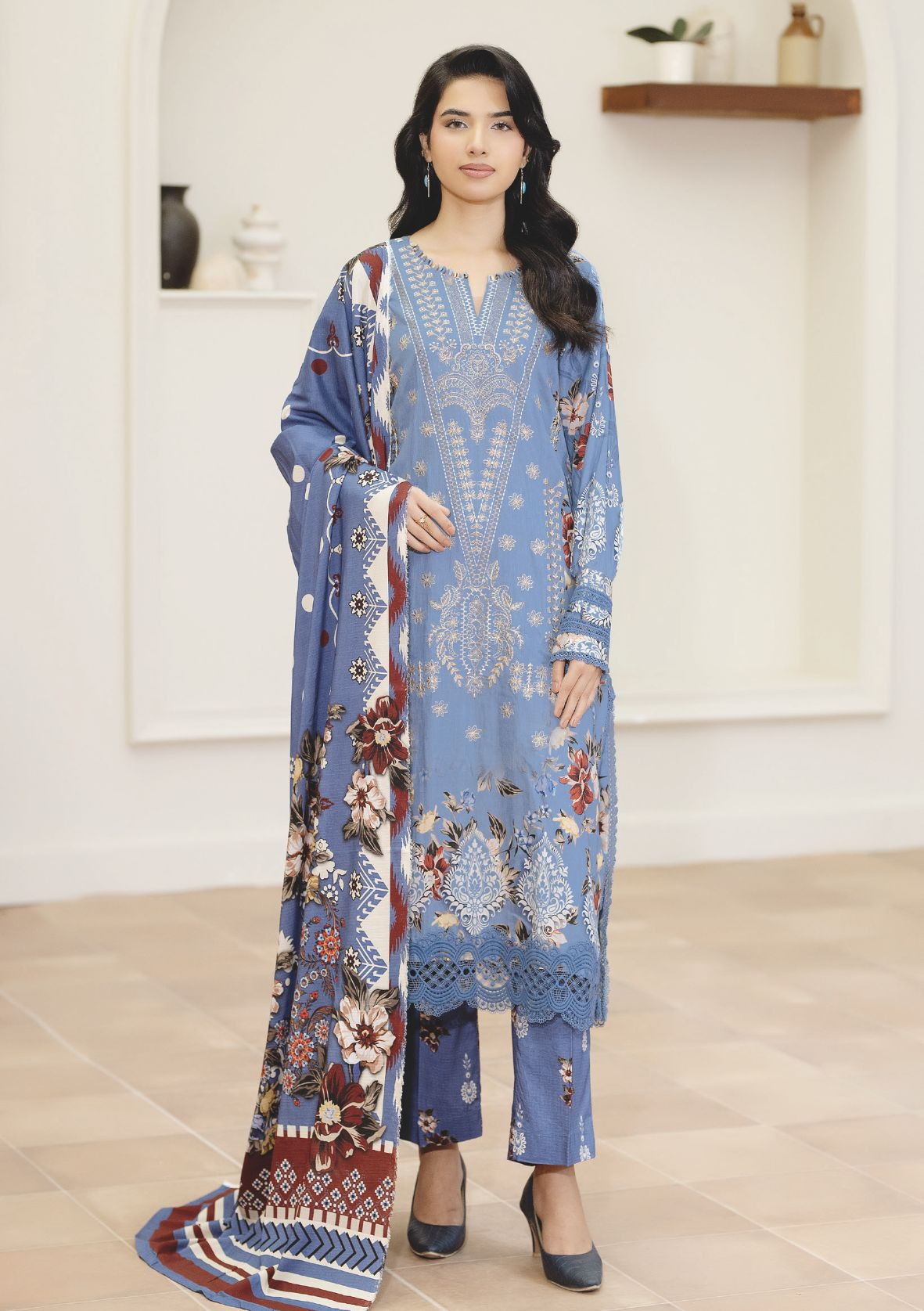 Embroidered Staple Slub Women’s 3-Piece Suit with Printed Shawal – Premium Collection