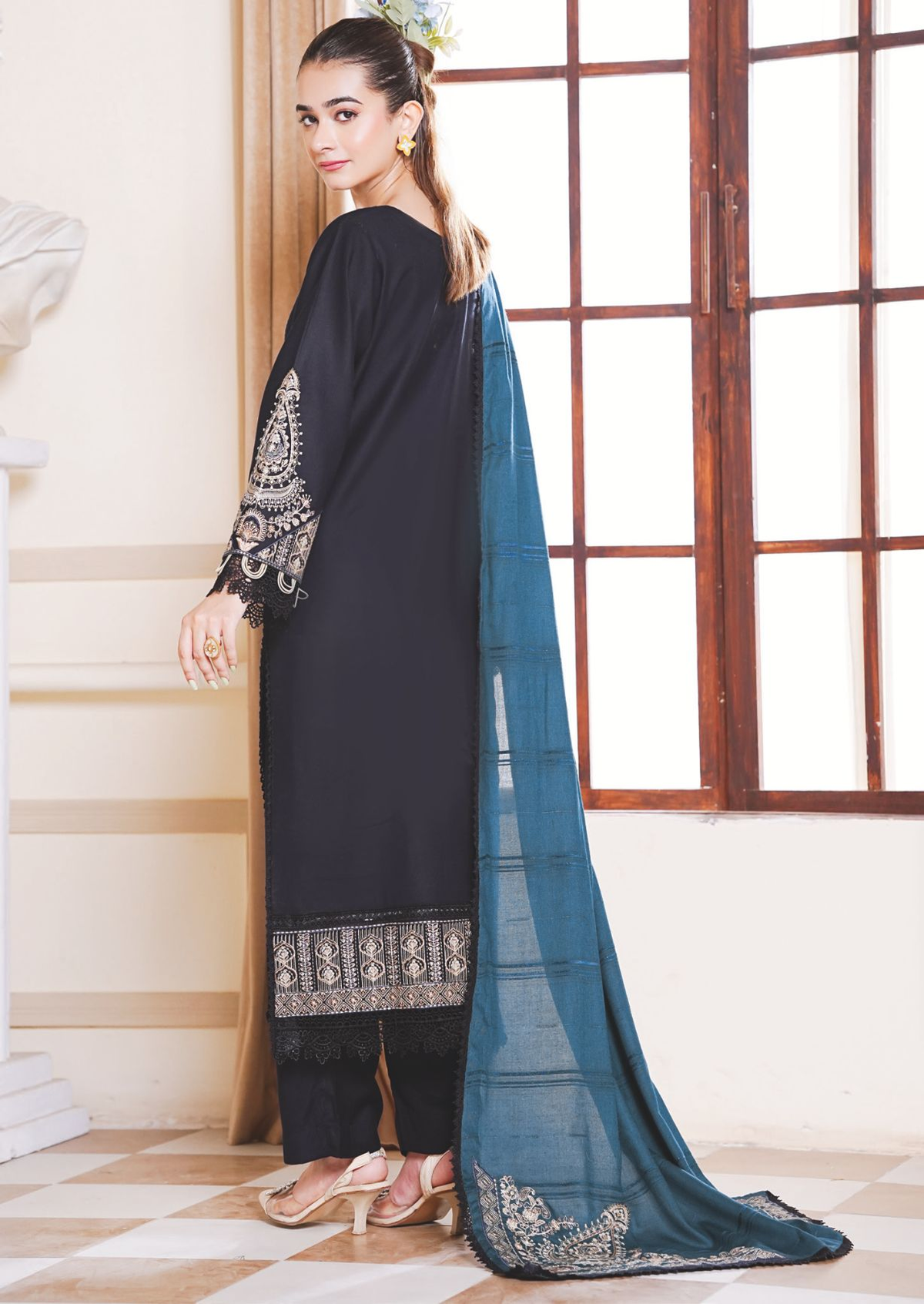 Embroidered Winter Ensemble with Elegant Jacquard Wool Shawl
