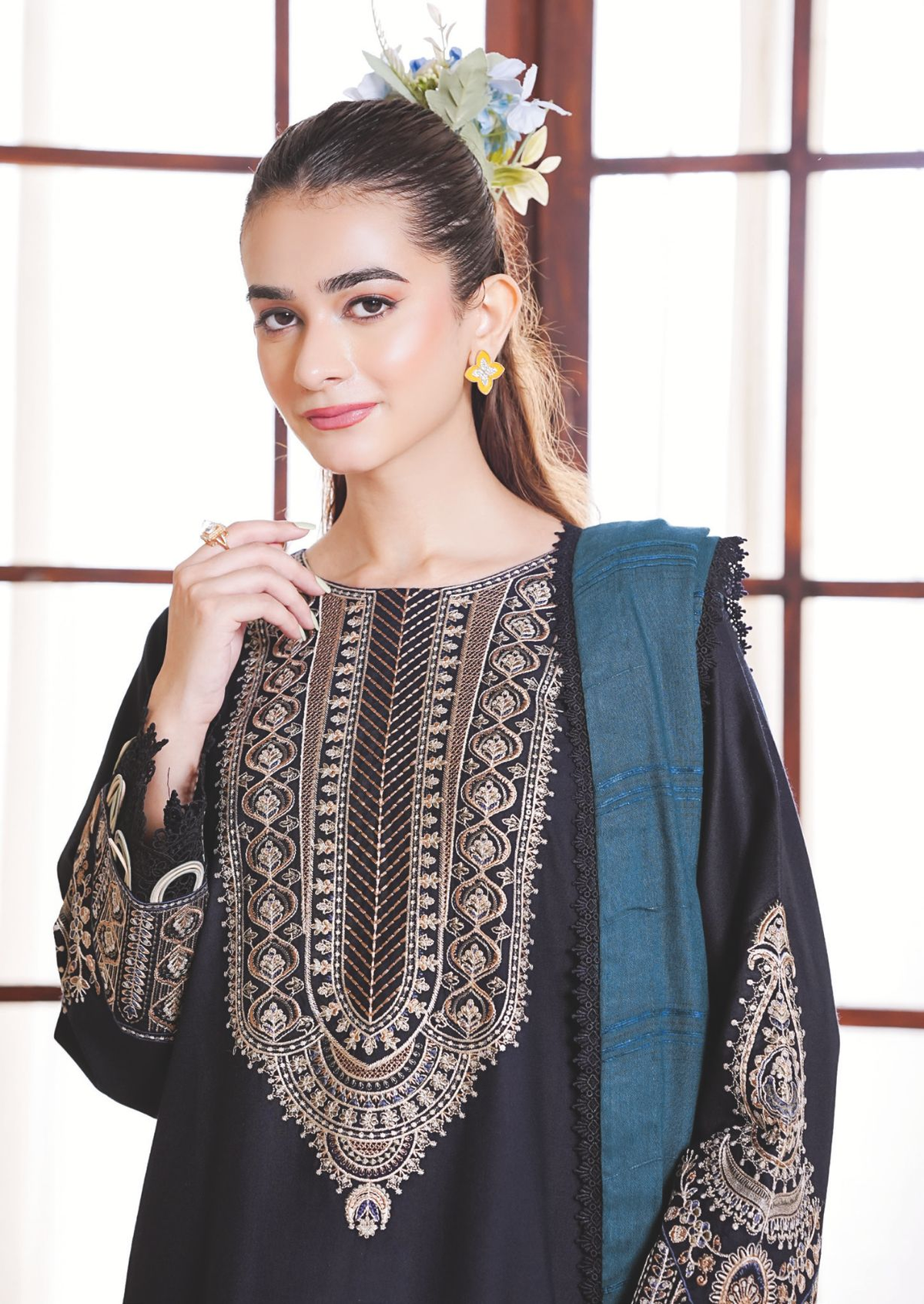 Embroidered Winter Ensemble with Elegant Jacquard Wool Shawl