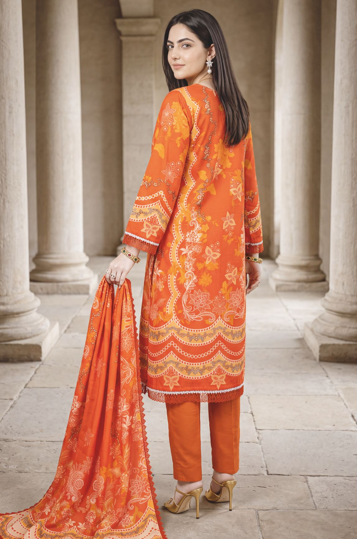 Luxury Women's Winter Collection with All-Over Printed Shawl